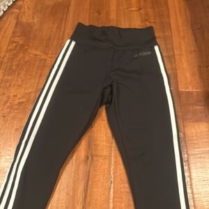 Women’s Adidas yoga capris XS